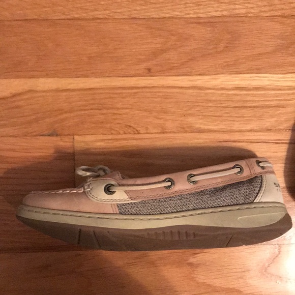 Sorry beige top wider - Picture 3 of 3